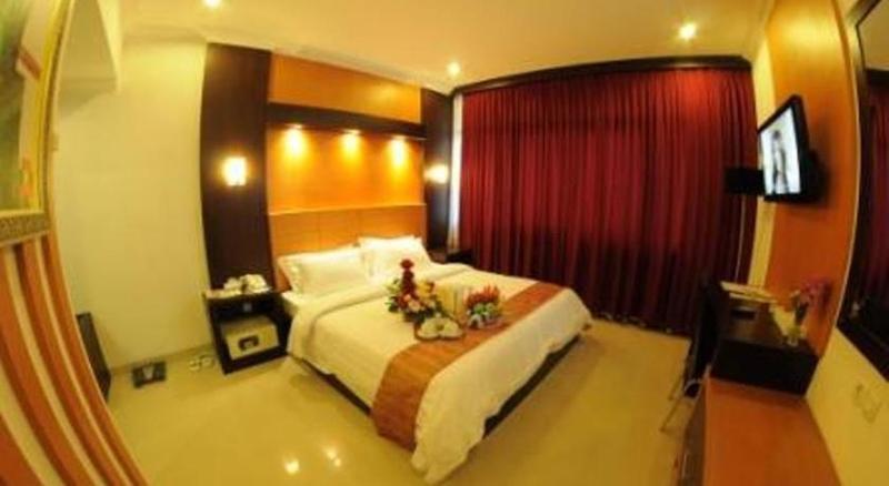 Hotel Swarna Dwipa Palembang Exterior foto