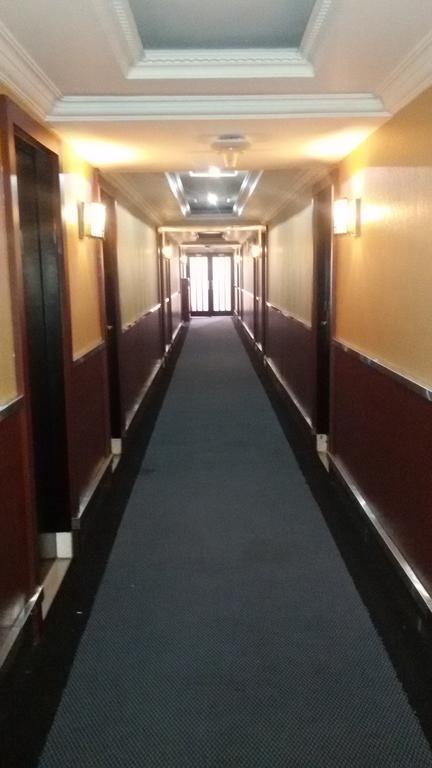 Hotel Swarna Dwipa Palembang Exterior foto